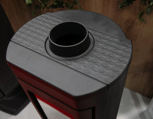 Moderner Gusskaminofen, raumluftunabhängig für effiziente und sichere Wärme in Ihrem Zuhause