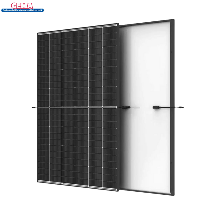Schwarmes Solarmodul auf der PV-Anlage 8 kWp mit Trina 440Wp Black Frame und 10 kW Speicher